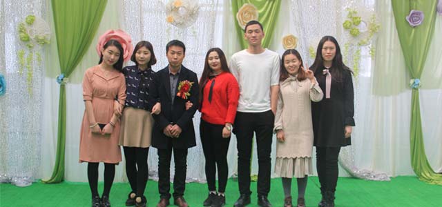 攜手共進(jìn)，贏戰(zhàn)狗年——2018艾易網(wǎng)絡(luò)年會(huì)圓滿結(jié)束